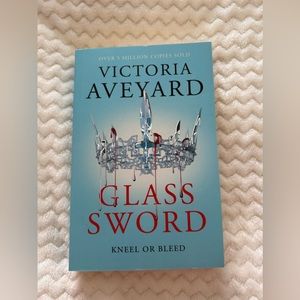 Glass Sword - Victoria Aveyard